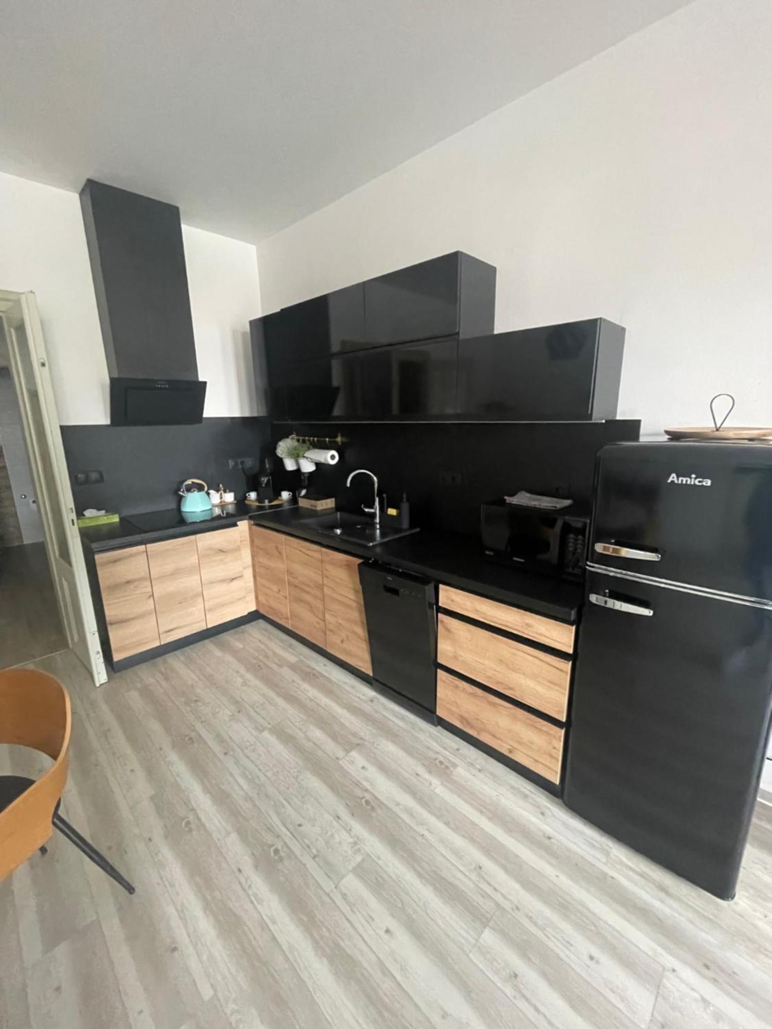 184 - Apartment *