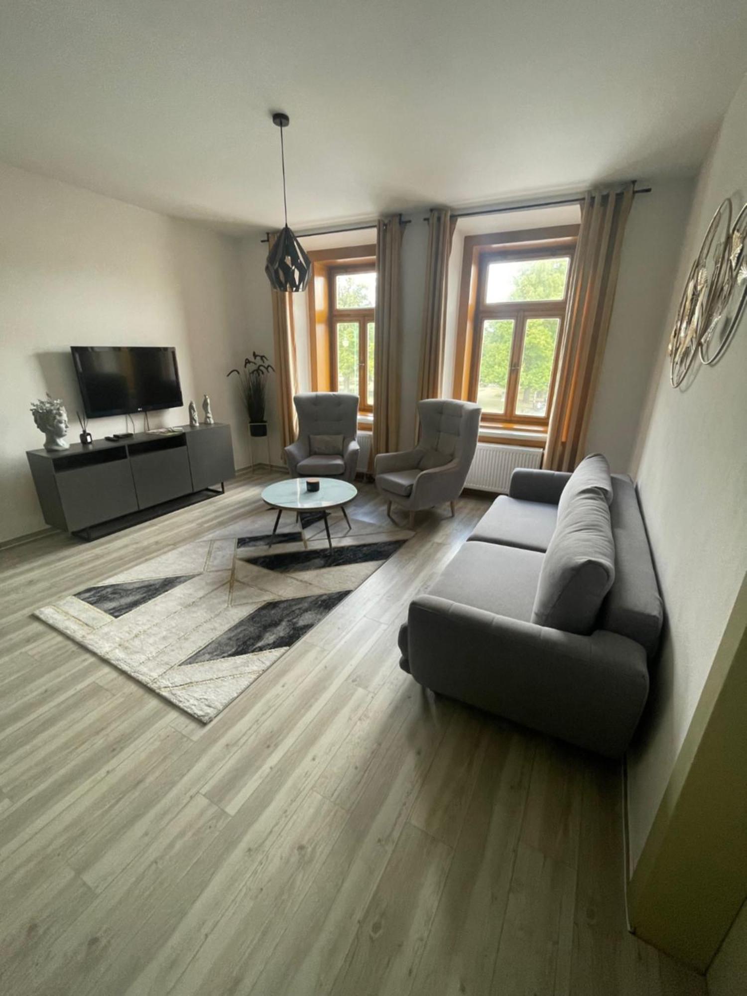 Apartment 184 - *