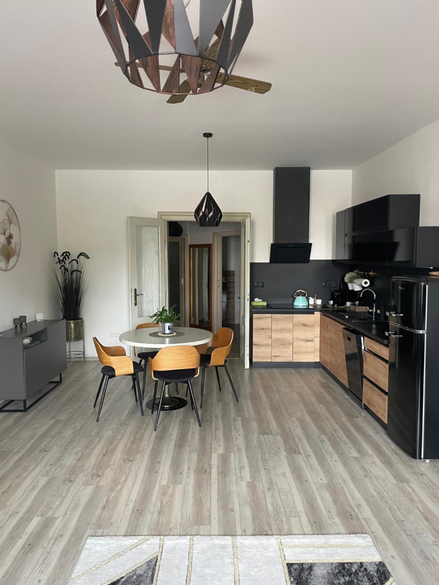 184 - Apartment